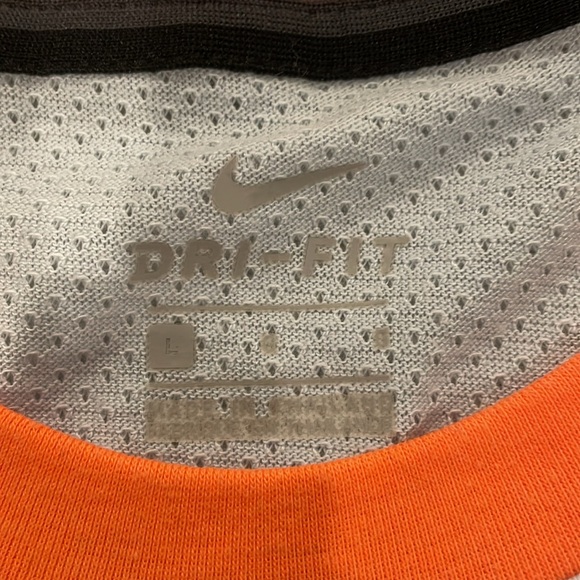 Nike Basketball Top Workout - Picture 2 of 3